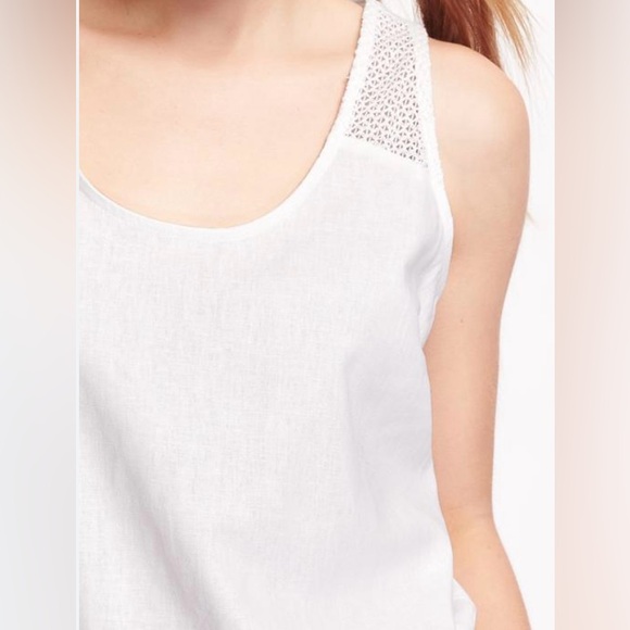 White Linen Sleeveless Romper EUC One Piece Shorts Crochet Tie Waist Old Navy S - Picture 6 of 13